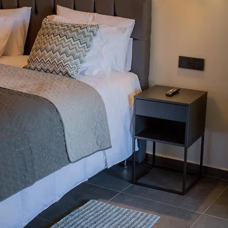 River House Boutique 4*