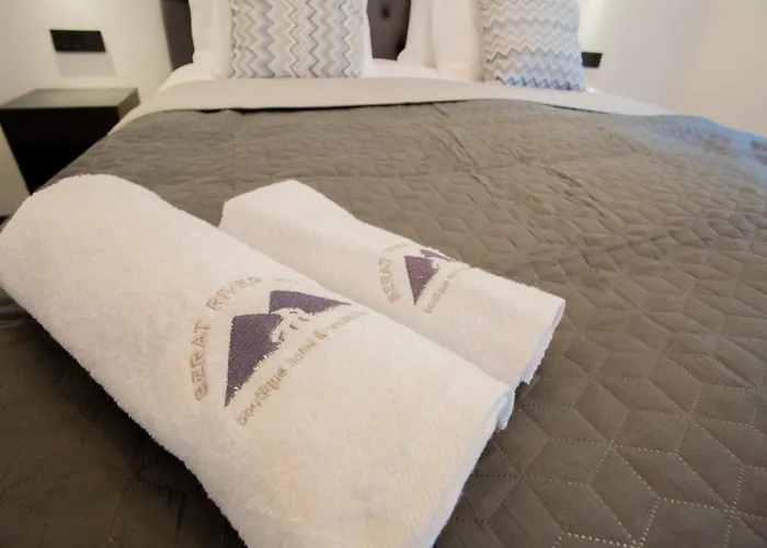 호텔 River House Boutique 베라트