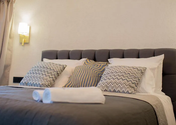 River House Boutique 4*