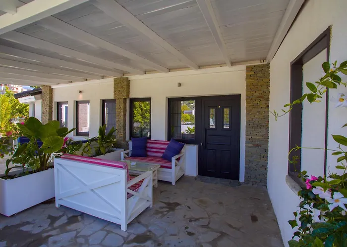 River House Boutique 4* 베라트