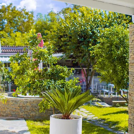 מלון River House Boutique 4*