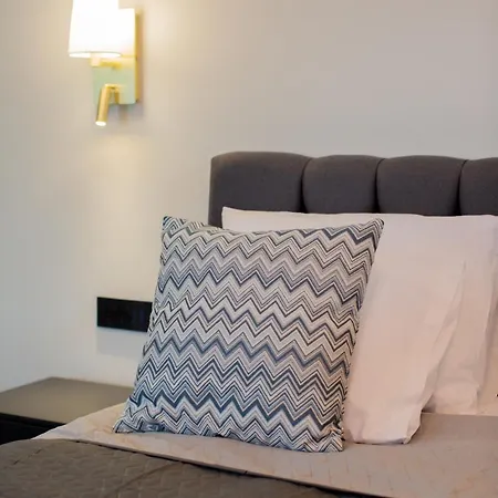 River House Boutique מלון 4*