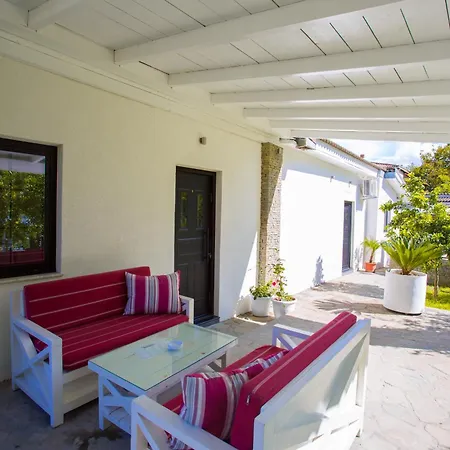 River House Boutique מלון 4*