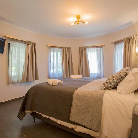 River House Boutique מלון 4*