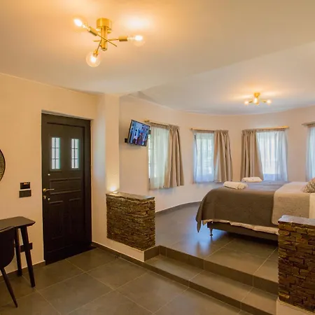 River House Boutique 4*