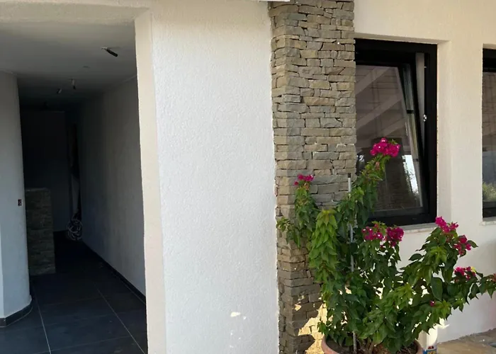 River House Boutique בראט