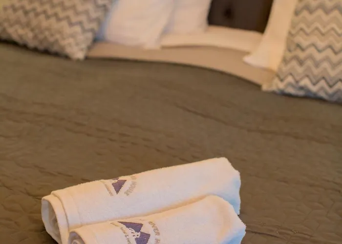 River House Boutique מלון 4*