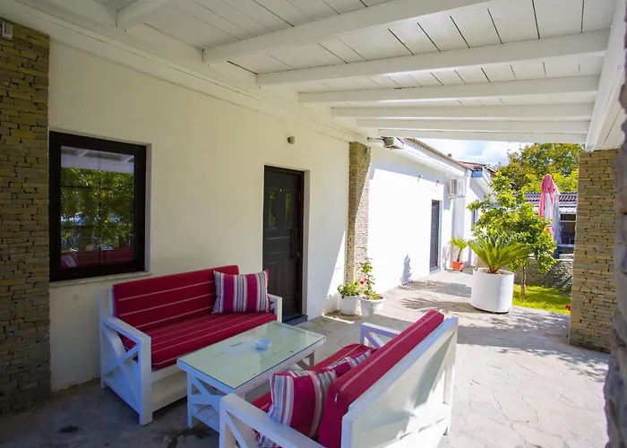River House Boutique מלון 4*