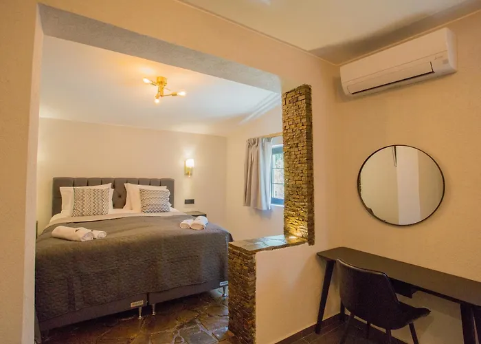 River House Boutique מלון 4*