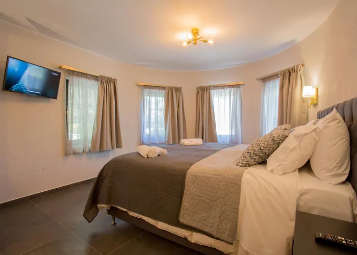 River House Boutique מלון 4*