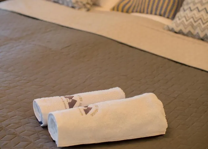 River House Boutique מלון 4*